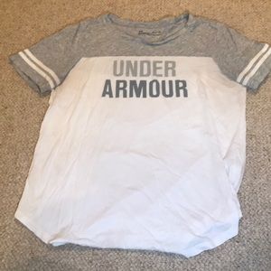 under armour tshirt in gray/white